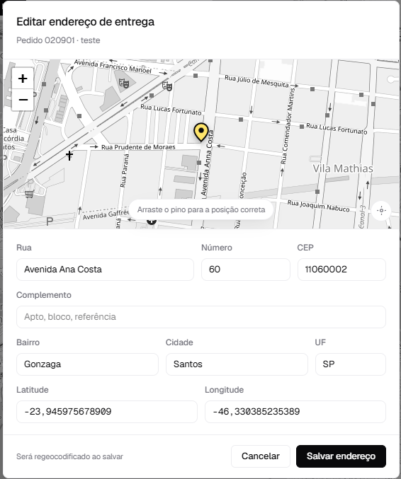 Modal de editar endereço de entrega, com o campo Complemento abaixo da rua e o pino do mapa posicionado no endereço preenchido